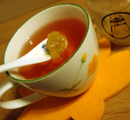 柚子ダージリンティー♪柚子ジャム柚子蜂蜜で柚子紅茶