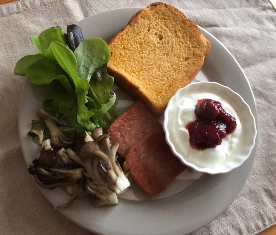 人参食パンの朝ごはんプレート