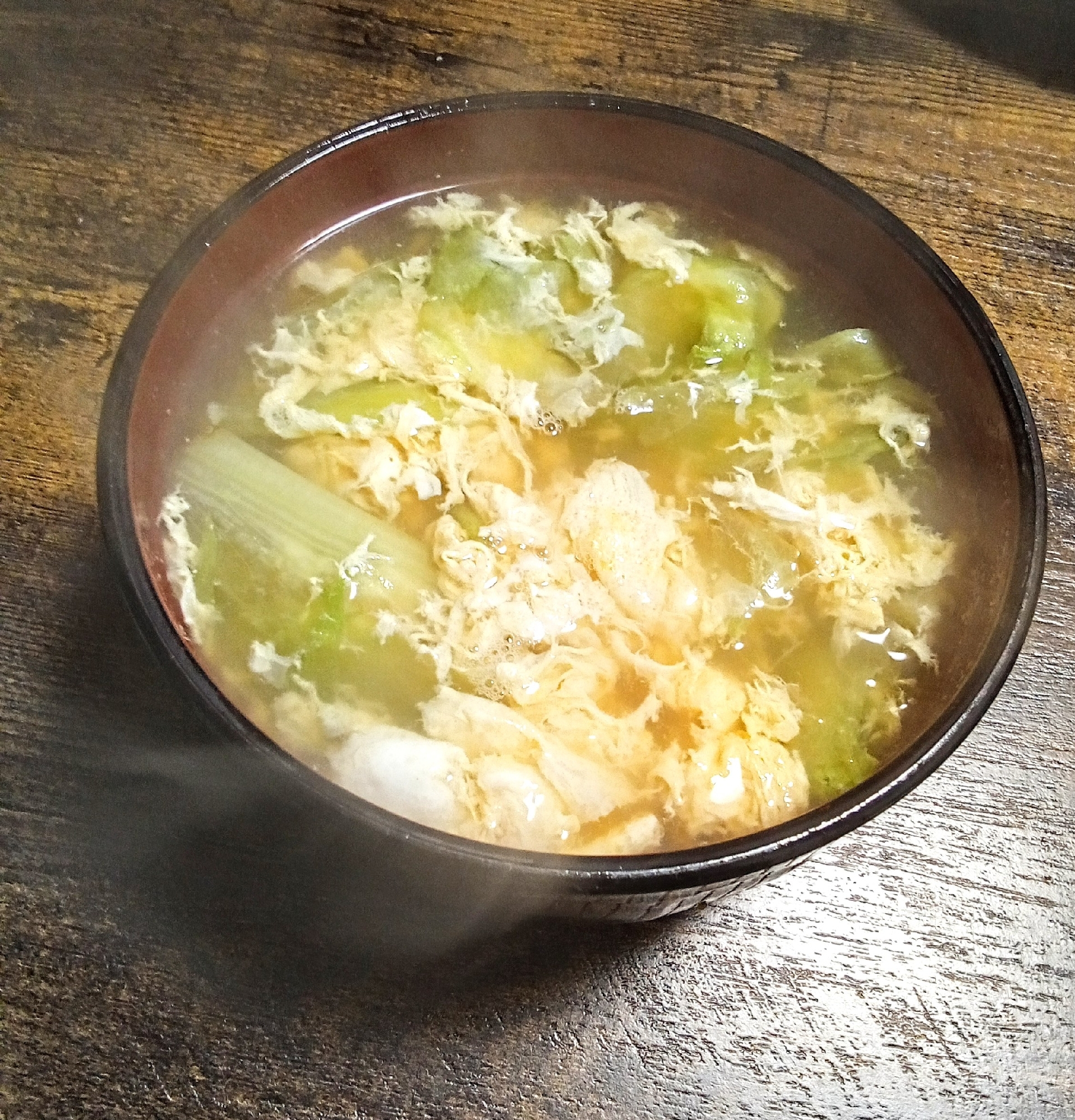 レタスとタマゴの中華スープ
