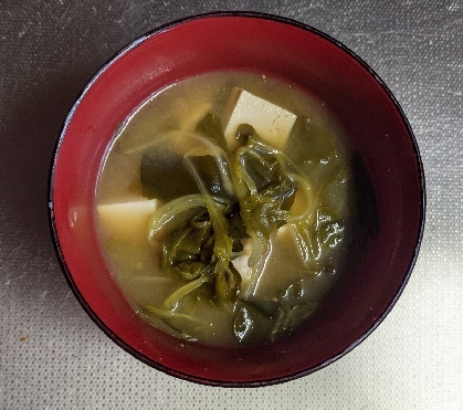 豆腐とほうれん草の味噌汁