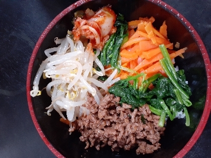 焼肉のタレとひき肉で☆なんちゃってビビンバ丼