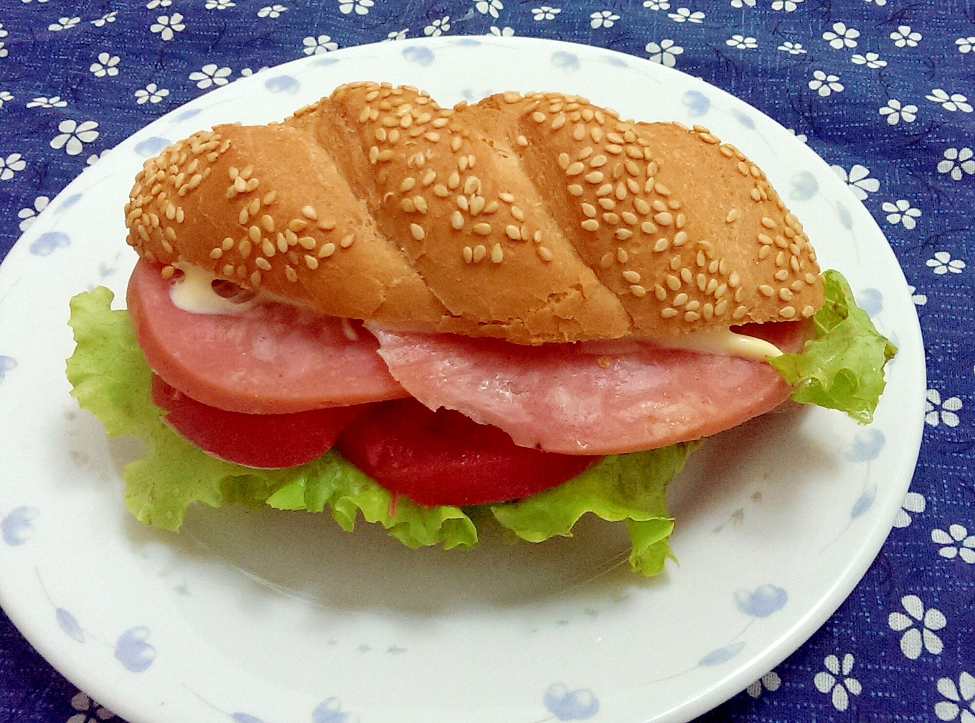 【ねんどでサンドイッチ 型セット】　パン、チーズ、レタス、ハム、トマト レタスハム☆トマトチーズ☆サンド by natushale 【クックパッド