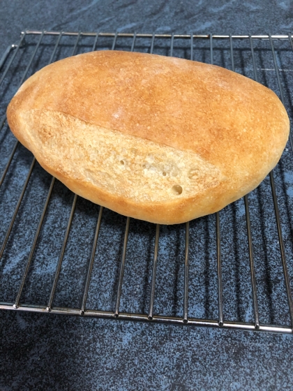 打ち粉をたくさん使っても　扱い難い生地でした。
でも　食感　お味は　最高でした。
外はカリカリ　中はもちもちで　とてもおいしかったです。