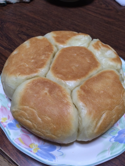初めて炊飯器でパン作りました(o^^o)♪

家族もとっても喜んで食べてくれました♪♪
ありがとうございました(^^)