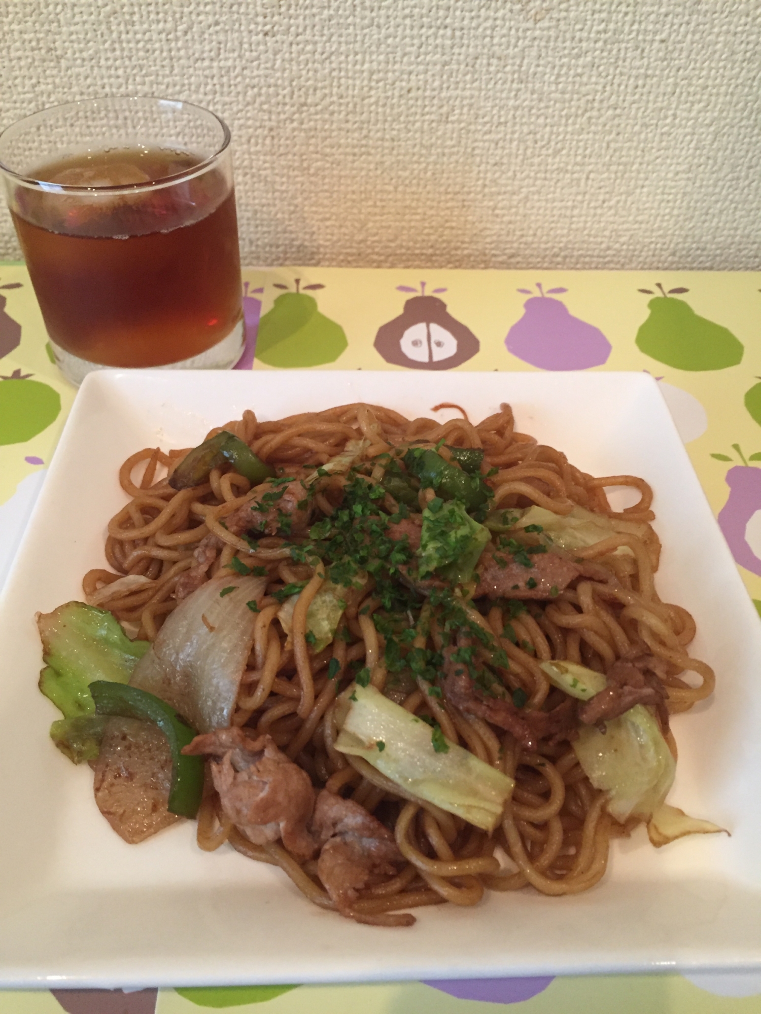 エビ、ゴマ香るシンプル焼きそば