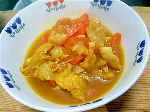 人参鶏皮トマト油揚げの煮込み・やや甘カレー風味