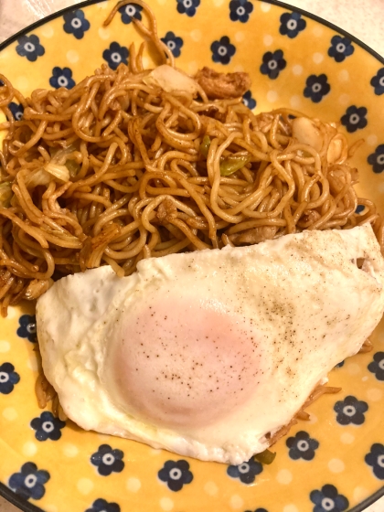 目玉焼きを添えて！美味しく頂きました(^^)