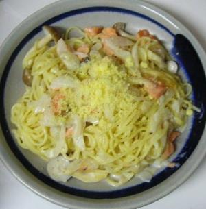 もったりクリームの燻鮭パスタ