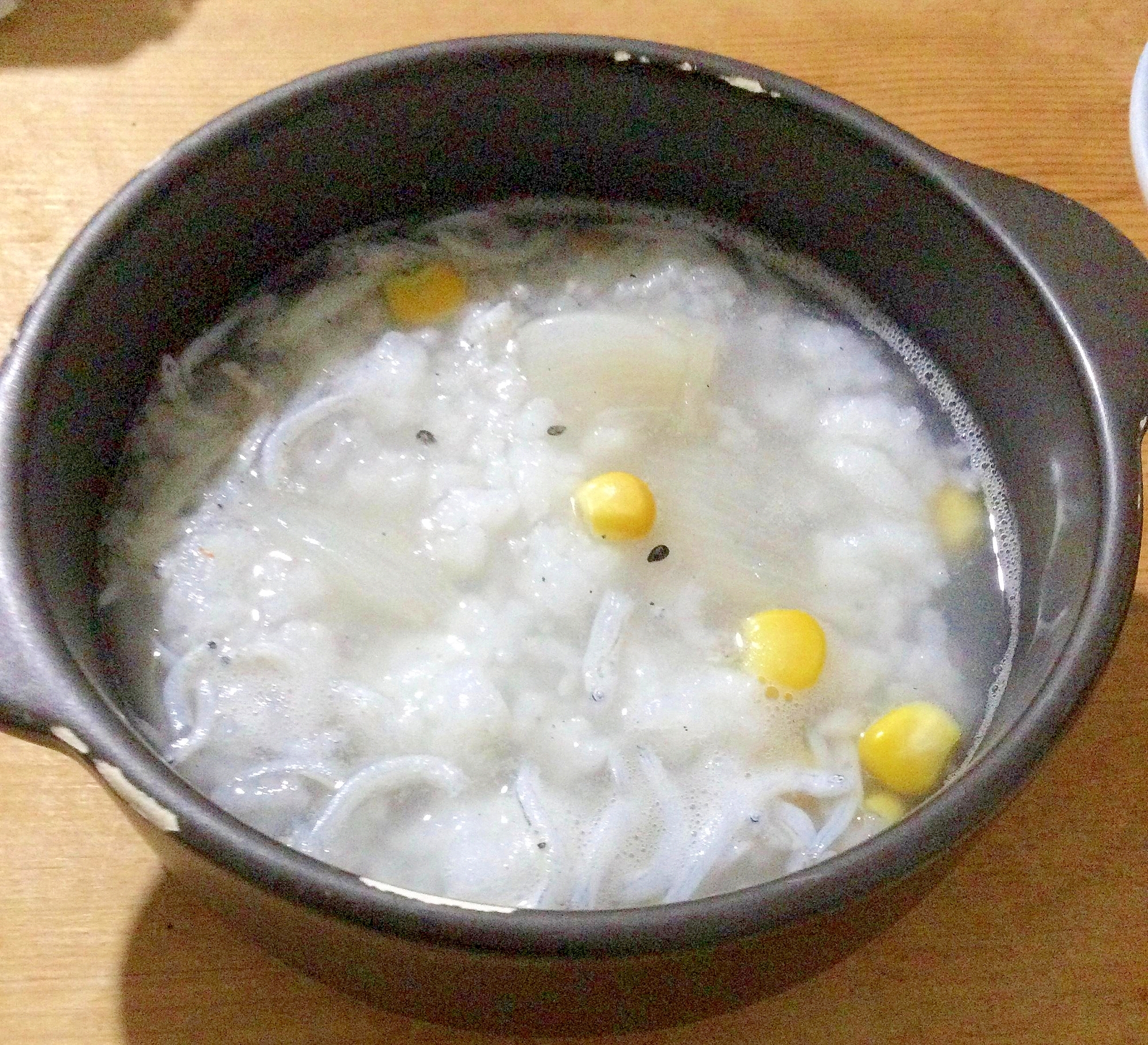 しらす玉ねぎコーン入り雑炊♪