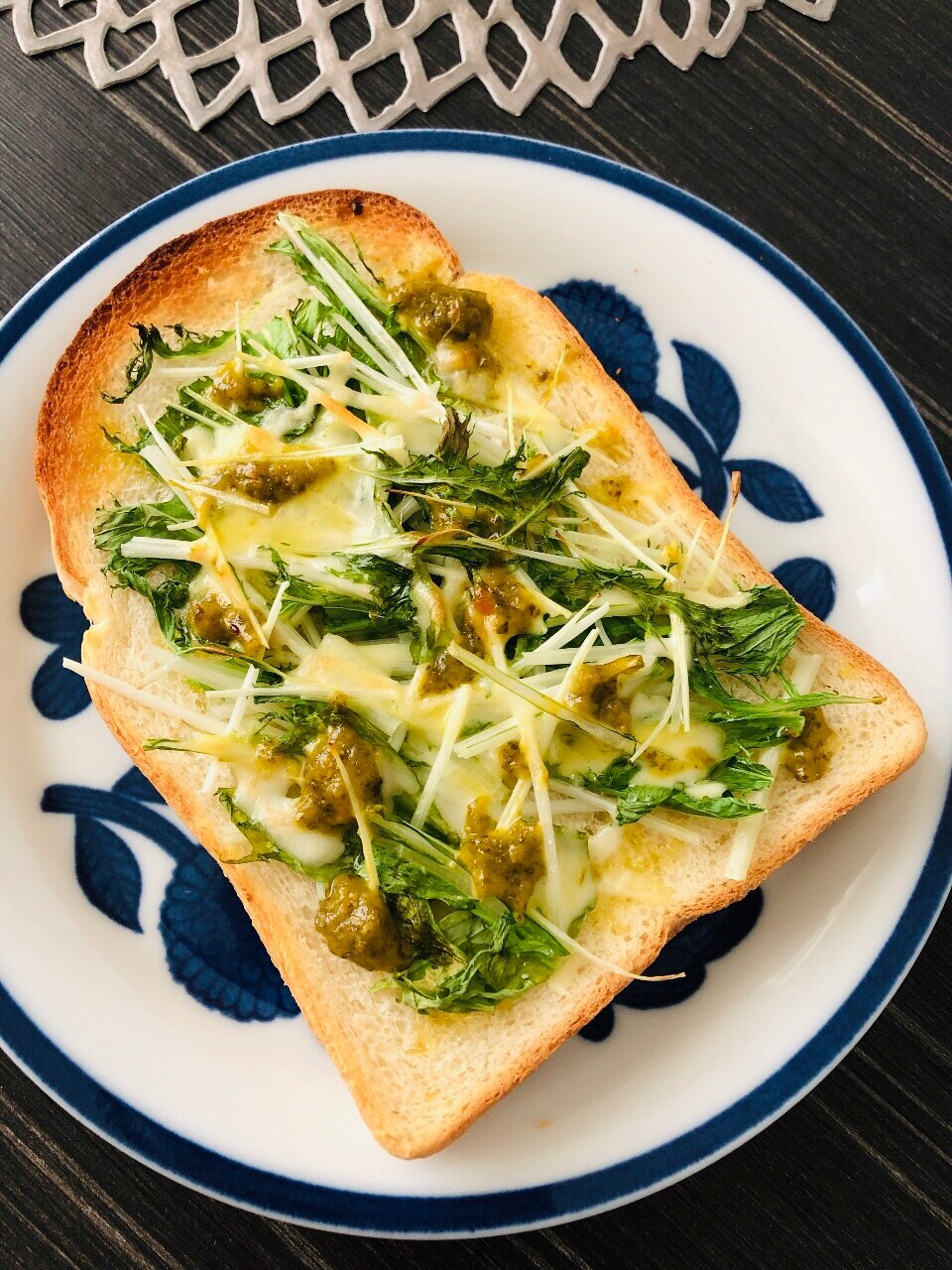 パワー系トースト☆水菜のジェノベーゼチーズ レシピ・作り方 by