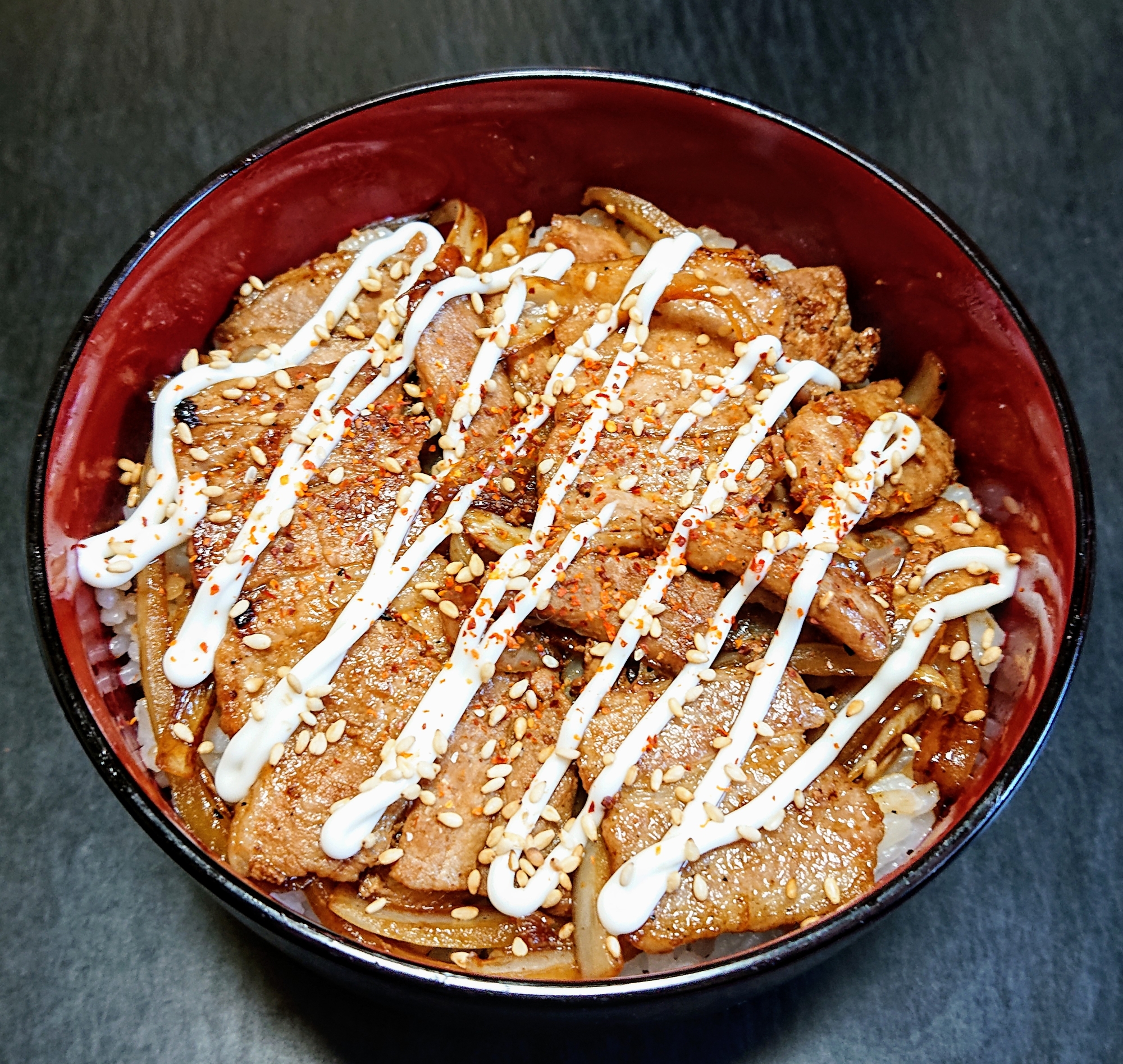 スタミナ豚マヨ丼