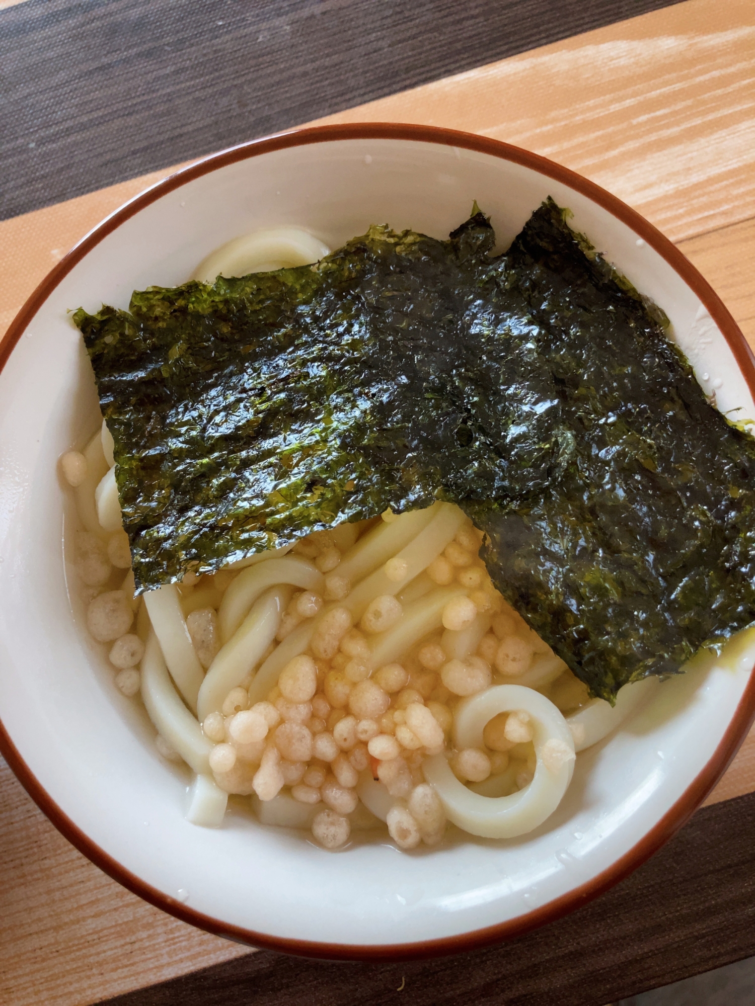 韓国海苔と天かすの讃岐うどん