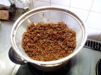 水を入れないで炊く、ちりめん山椒