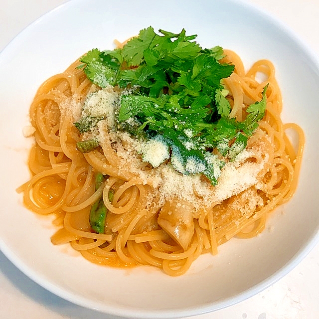 山うどとタラの芽の☆絶品エビクリームパスタ