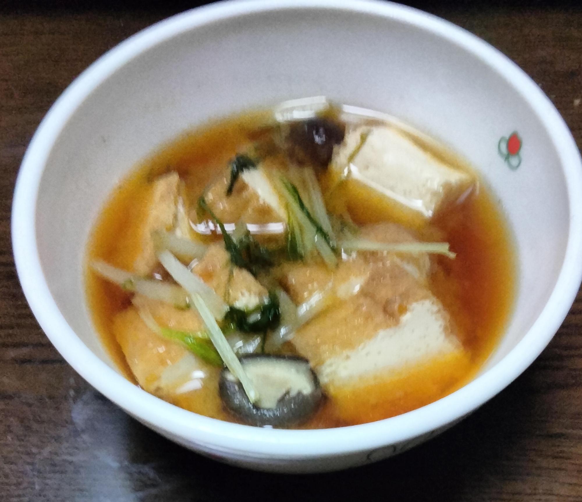 水菜しいたけ厚揚げの味噌汁