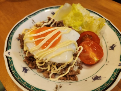 作り置きで♦ロコモコ風そぼろ丼
