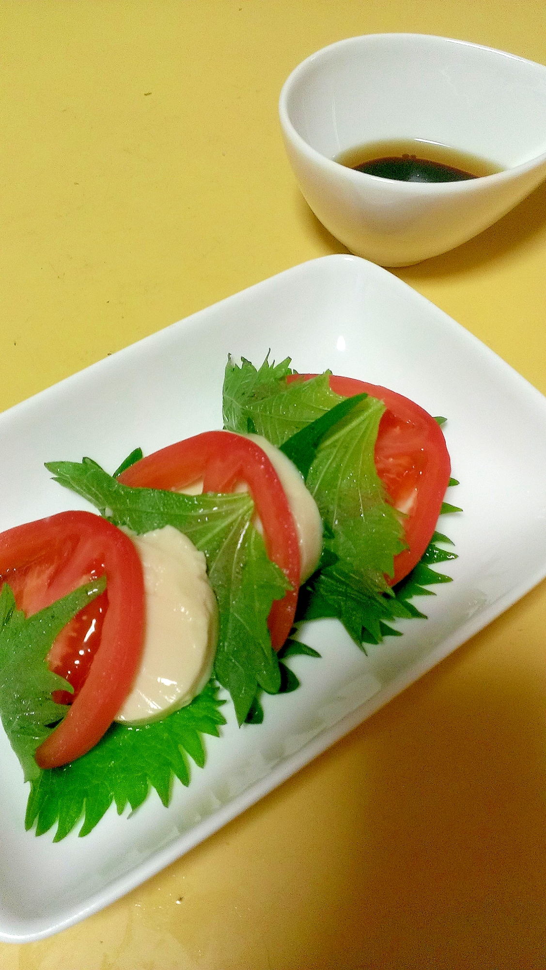 簡単！豆腐とトマトの大葉挟み♪