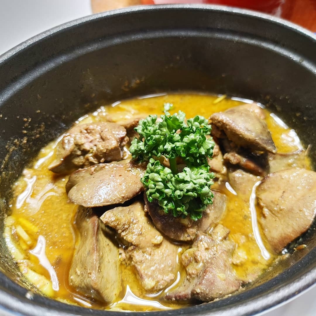 ストウブDe〜鶏レバーのオイル煮カレー味