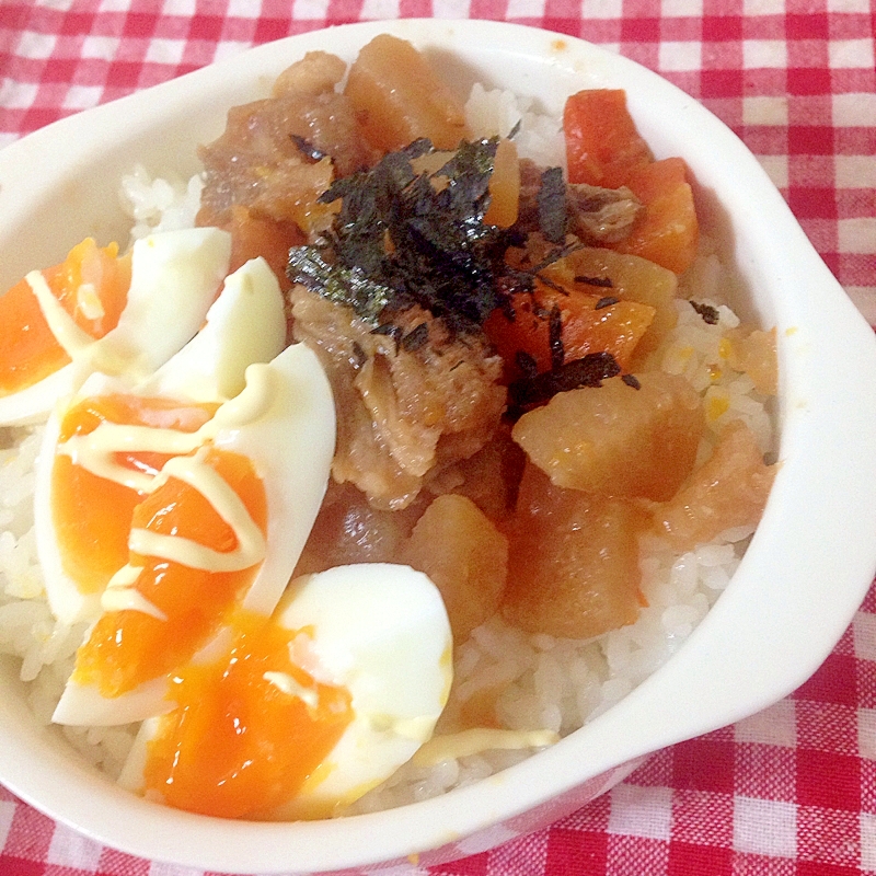 牛筋煮込みとゆで卵の丼♡