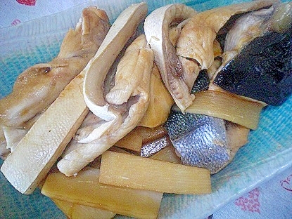 こってり美味しい 筍とぶりのアラ煮 レシピ 作り方 By ひろりん1106 楽天レシピ こってり美味しい 筍とぶりのアラ煮 レシピ 作り方 By ひろりん1106 楽天レシピ