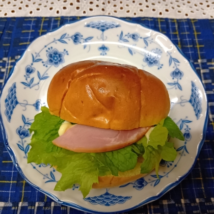 ボロニアソーセージとチーズのマフィンサンドꕤ୭*