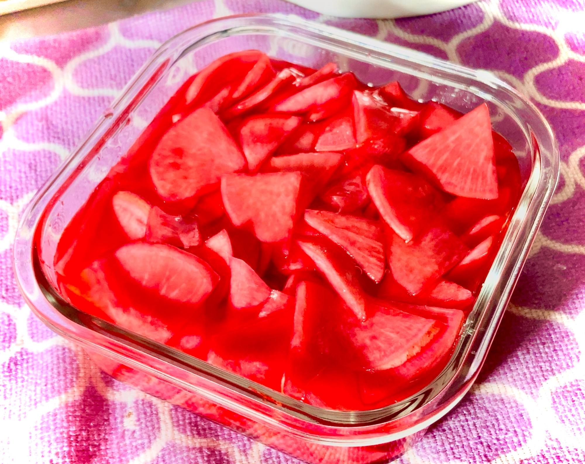 甘酸っぱい！赤かぶの漬物