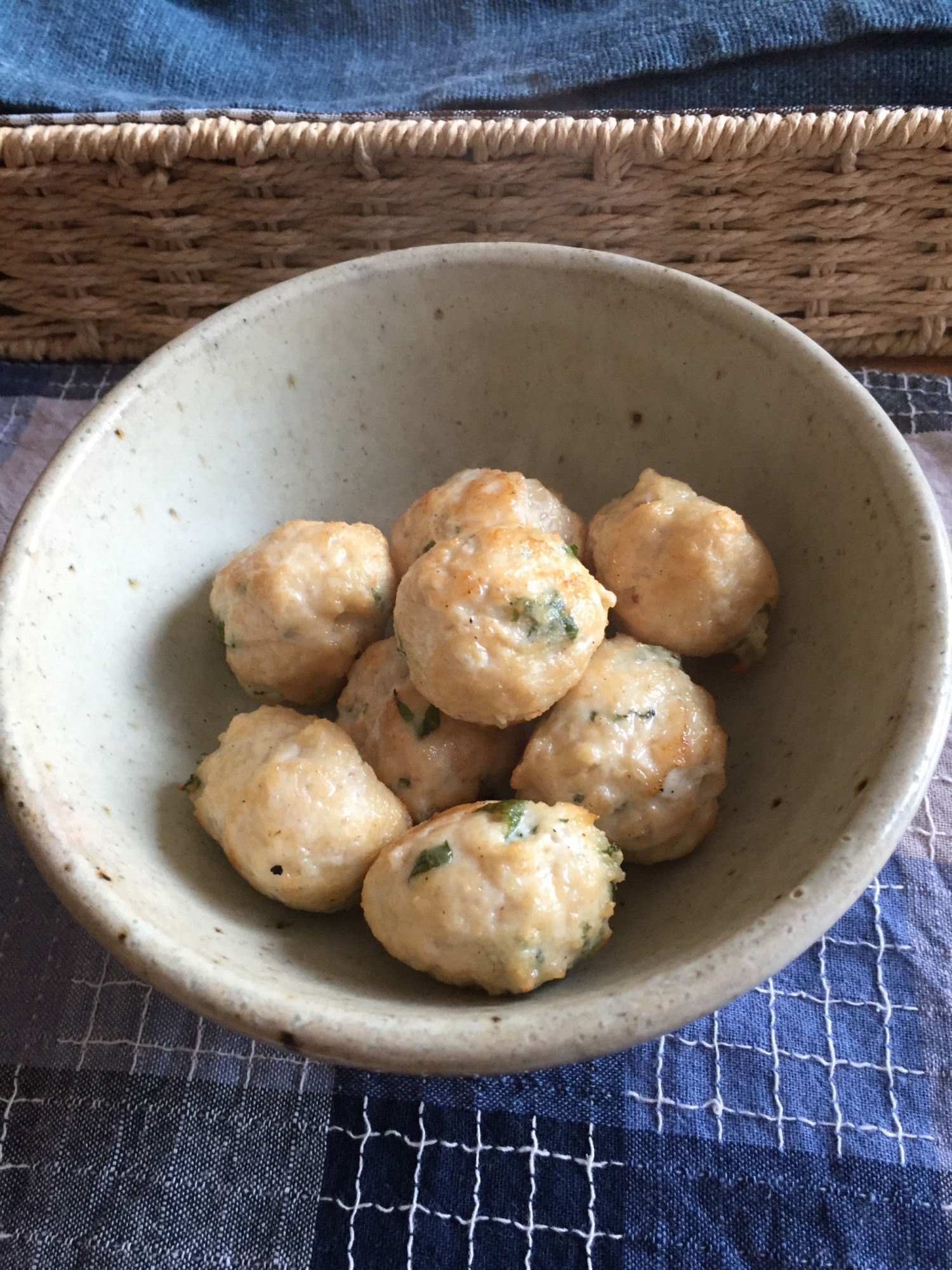 青じそ入りチキンボール