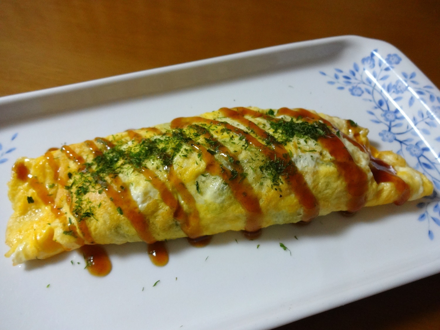 余った餃子の肉ダネを使って！簡単タマゴ巻き