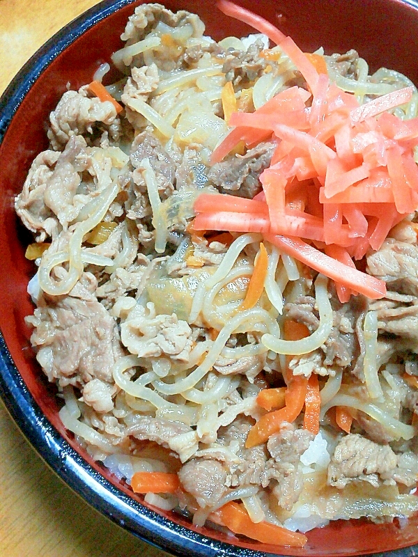 糸コンとニンジンでかさ増し☆我が家の大盛り牛丼