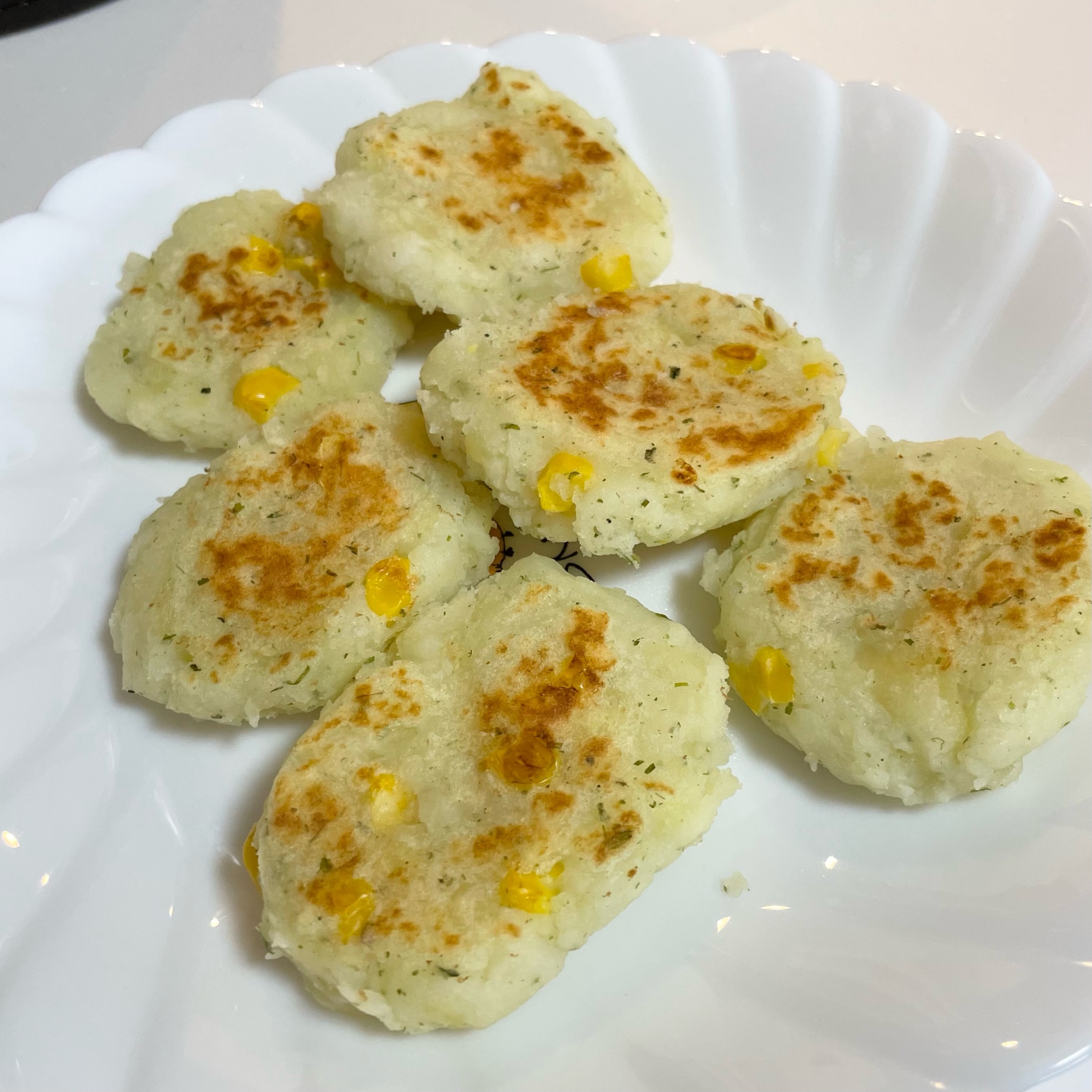離乳食後期 じゃがいもとコーンのおやき レシピ 作り方 By Am 楽天レシピ