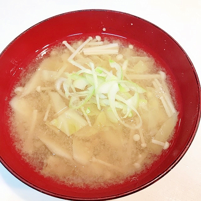 食物繊維たっぷり♪ごぼうと白菜とえのきの生姜味噌汁