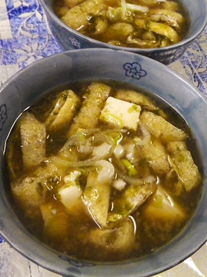 油揚げ焼き海苔豆腐の味噌汁