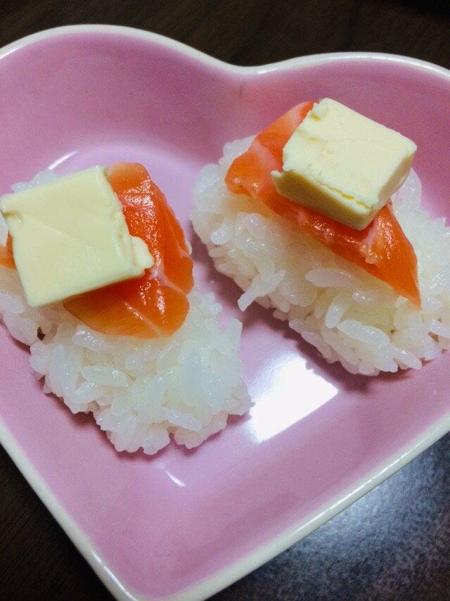 サーモンチーズ寿司