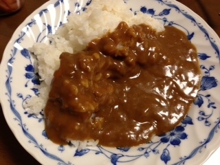 またまた熟カレーとこくまろで作りました。
安いルーでも美味しく出来ますね。