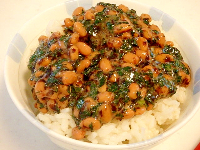モロヘイヤと海苔の佃煮の納豆ご飯