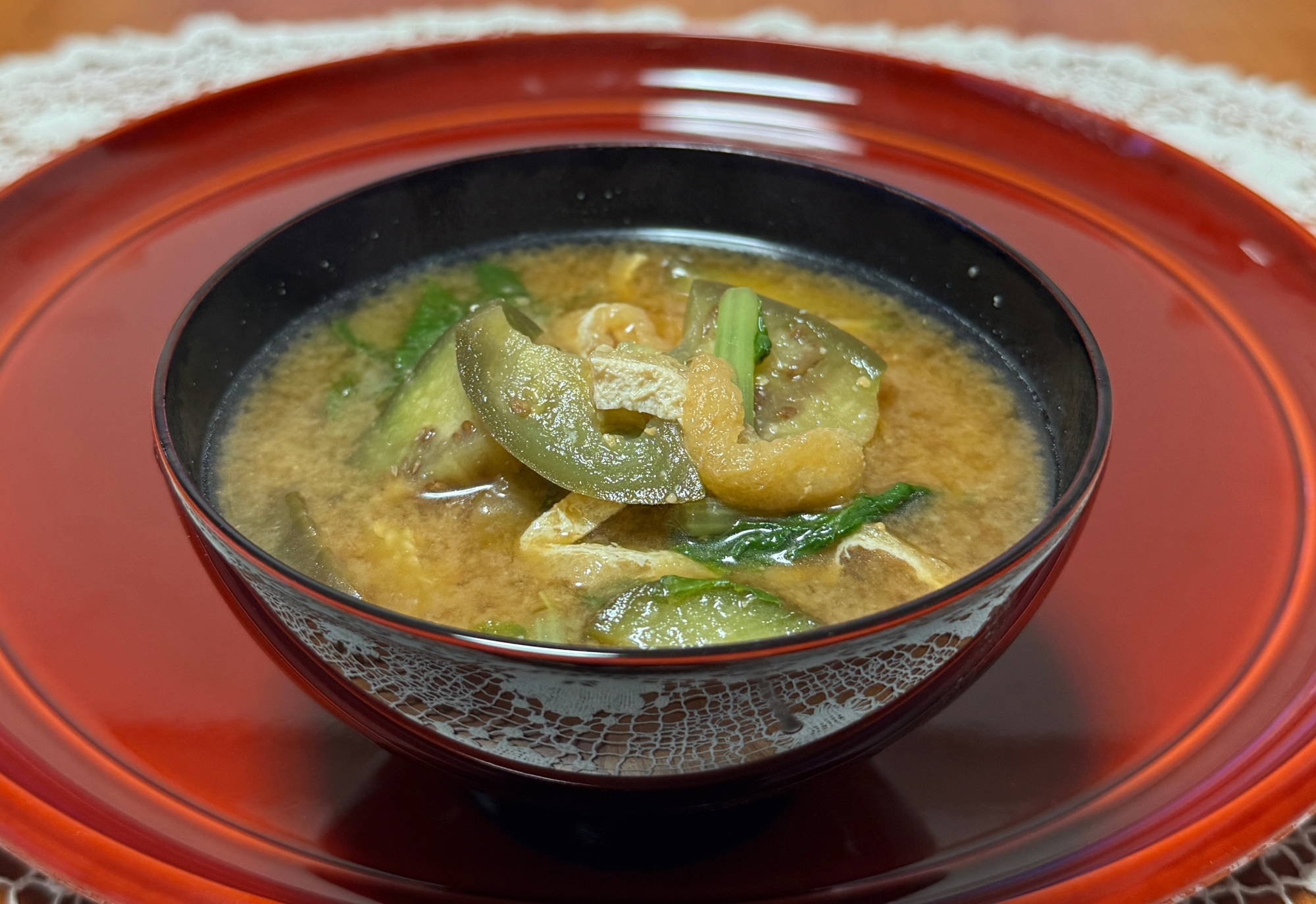 ღ˘◡˘றﾎｯｺﾘ~大根葉と茄子と油揚げの☆味噌汁
