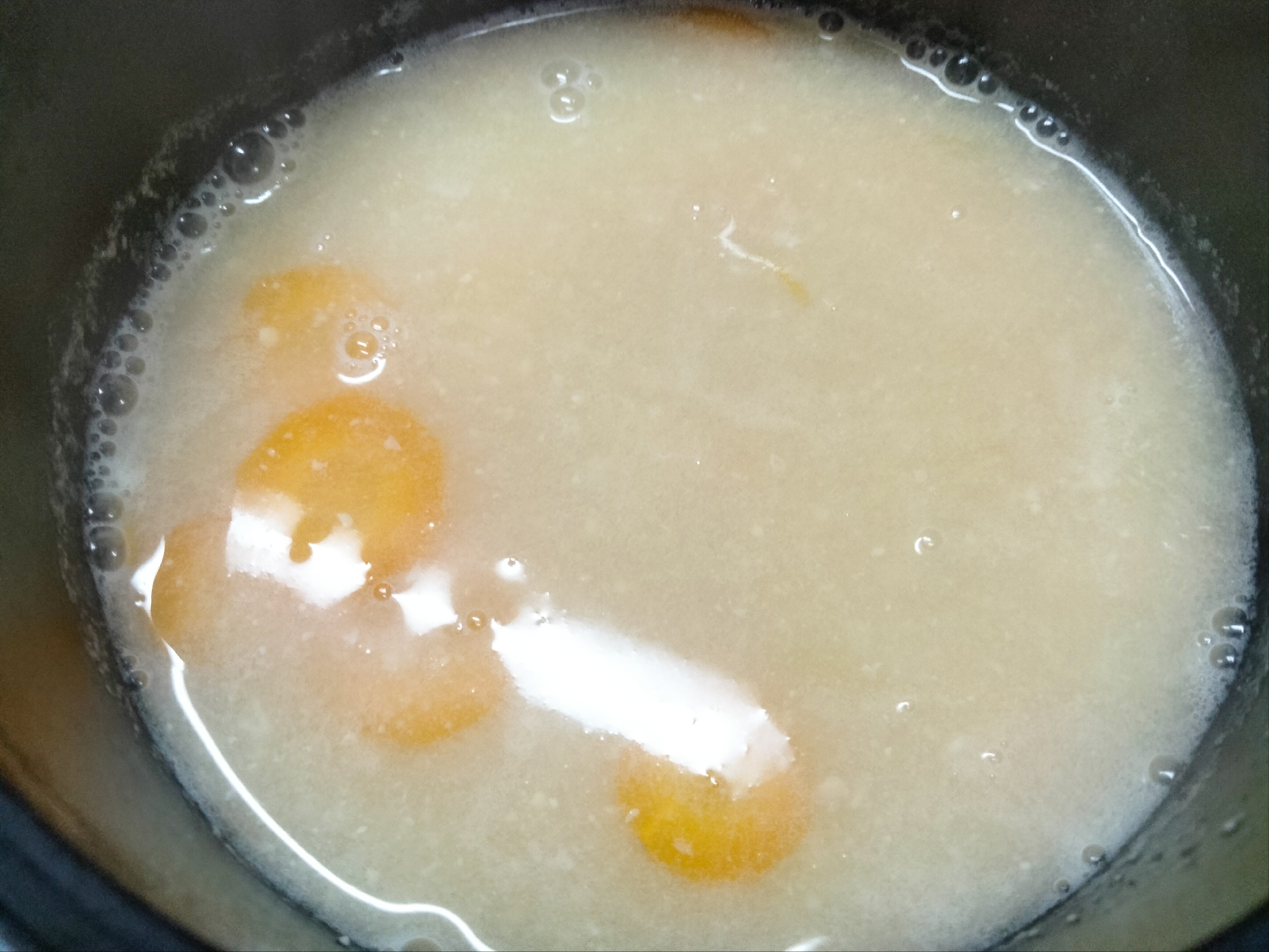 小さなじゃがいもと人参の味噌汁