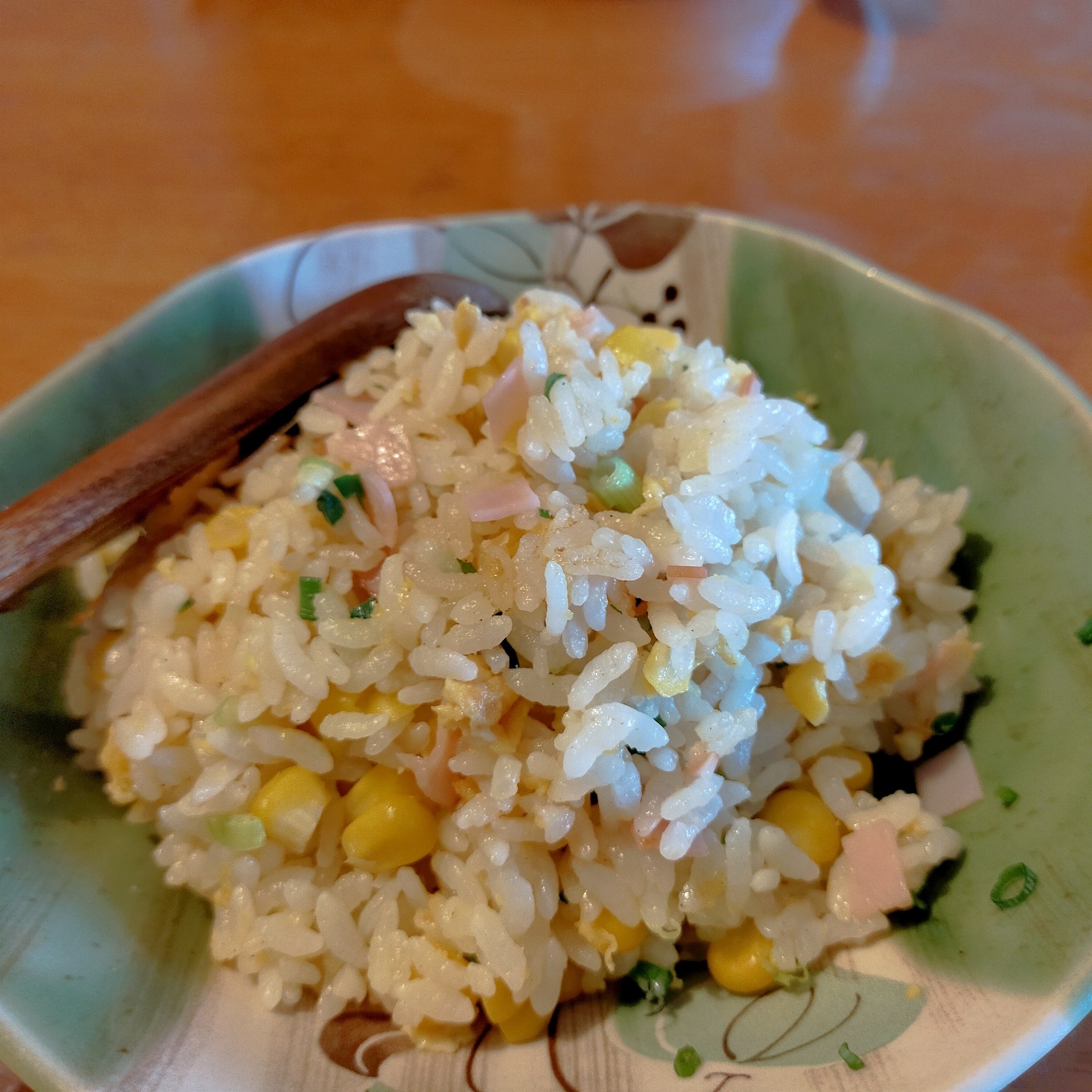 とうもろこしで甘みチャーハン☆