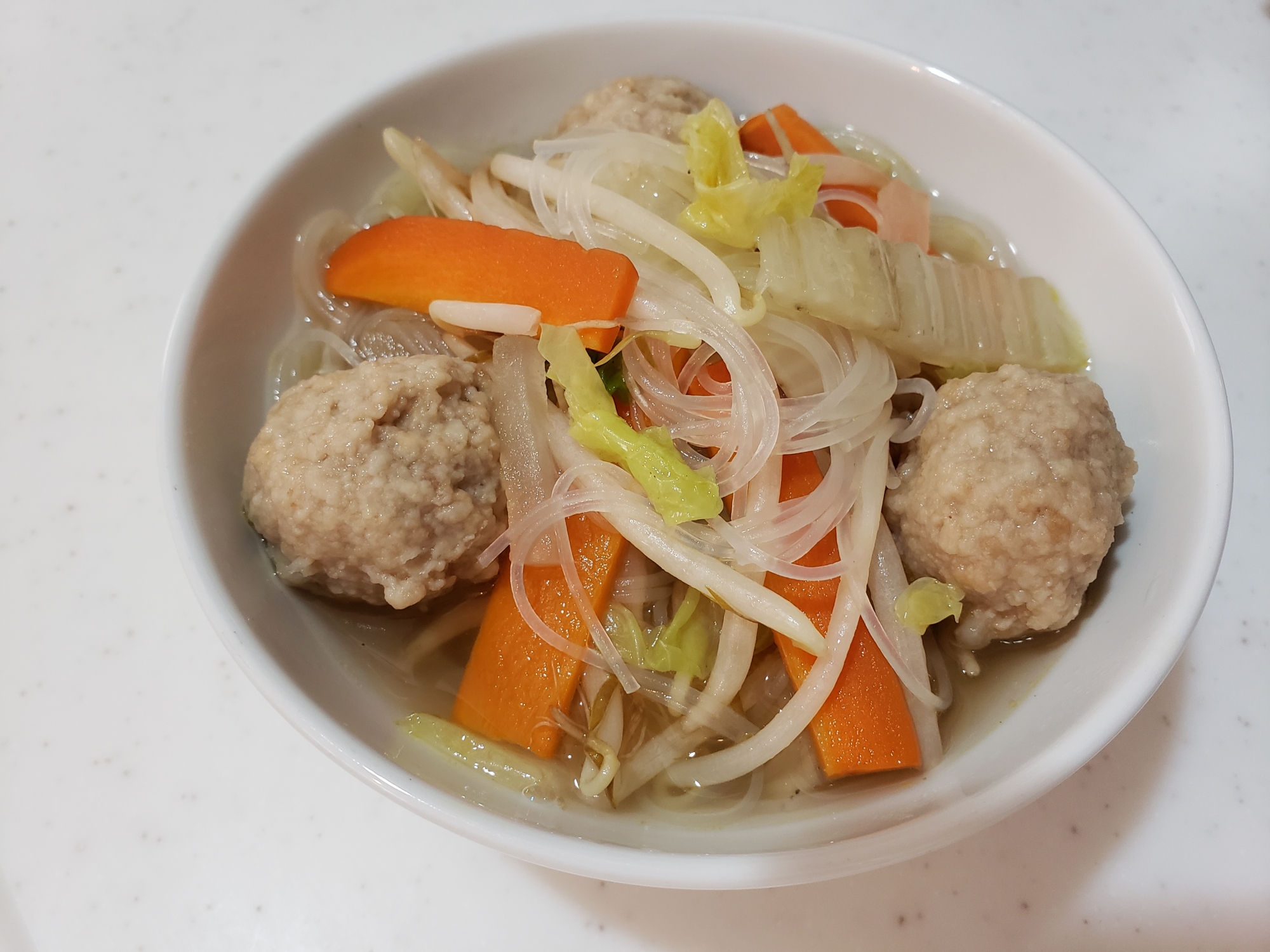 レンジ野菜と肉団子の春雨スープ