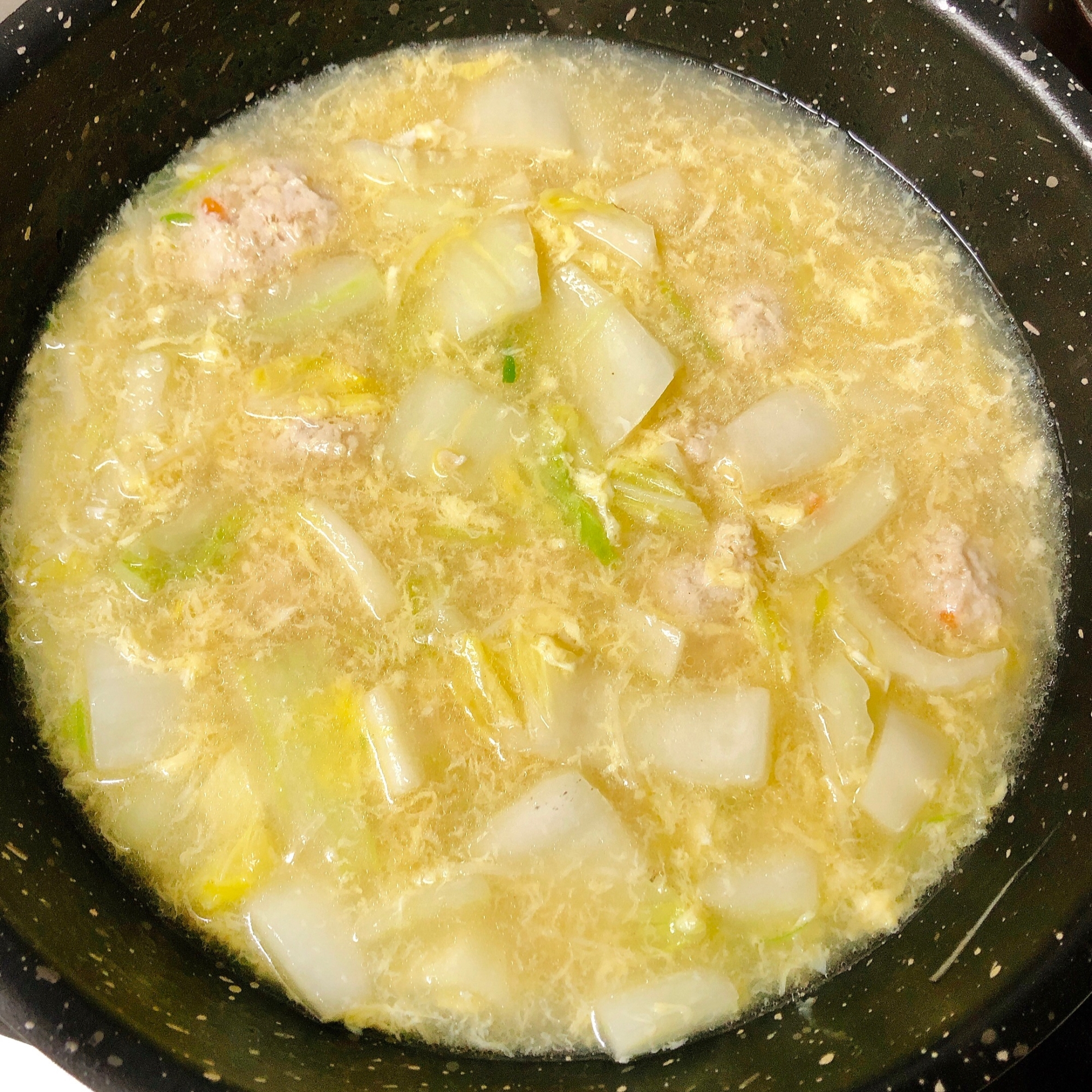 白菜と鶏つみれの卵スープ