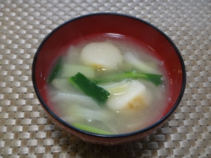 お麩と玉ねぎの味噌汁