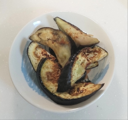 なすのごま油炒め 七味黒ごまかけて
