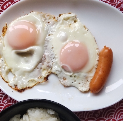 魚肉ソーセージ目玉焼き