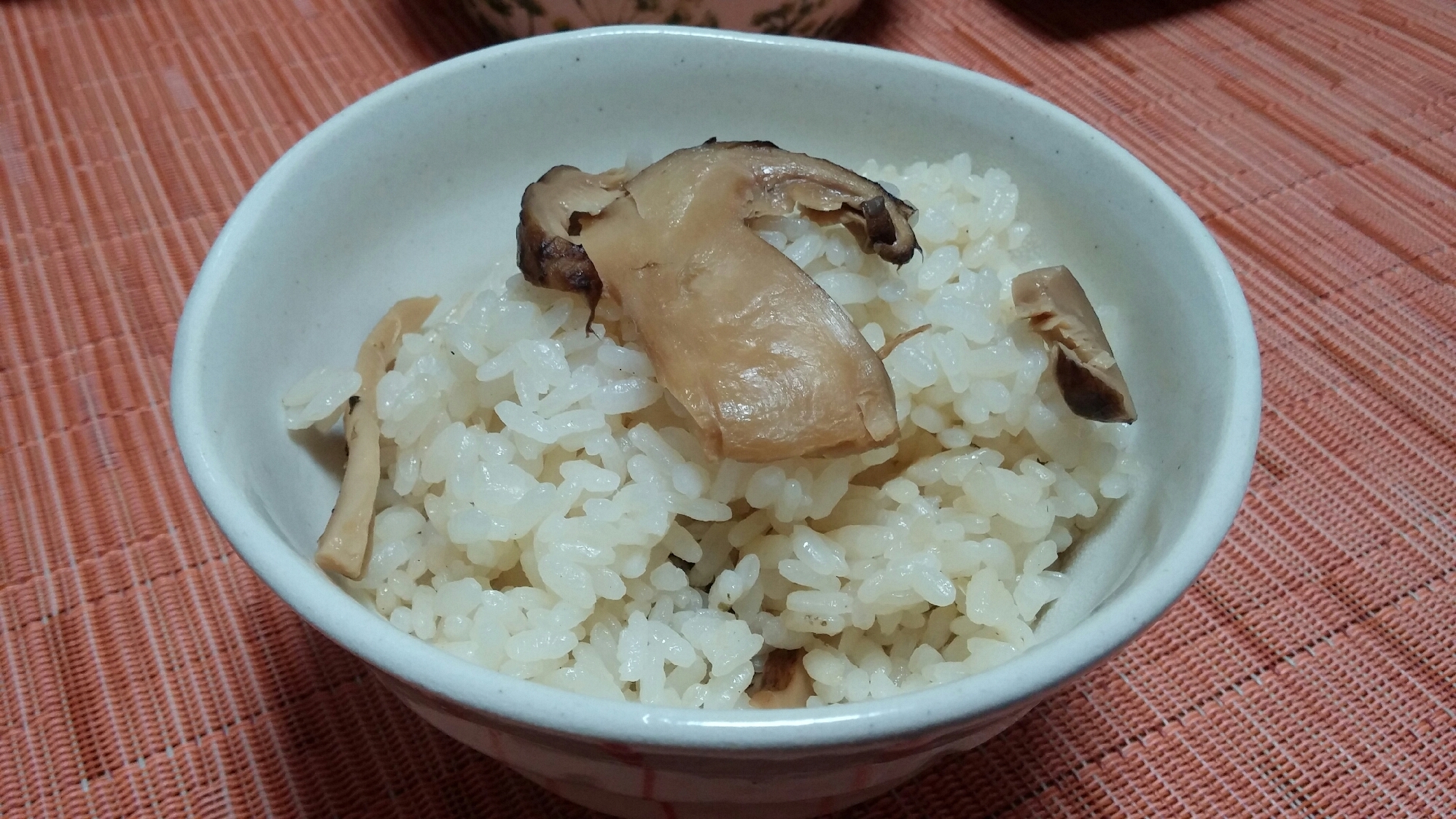 去年の松茸で炊き込みご飯