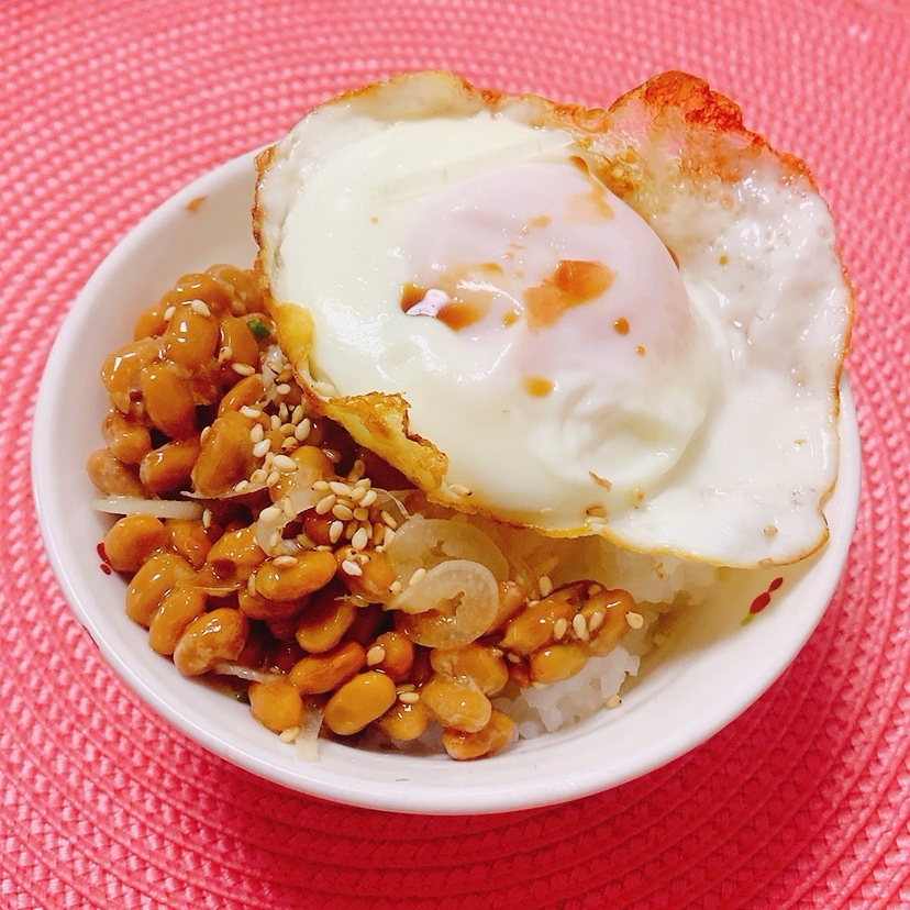 目玉焼きと納豆丼✧˖°