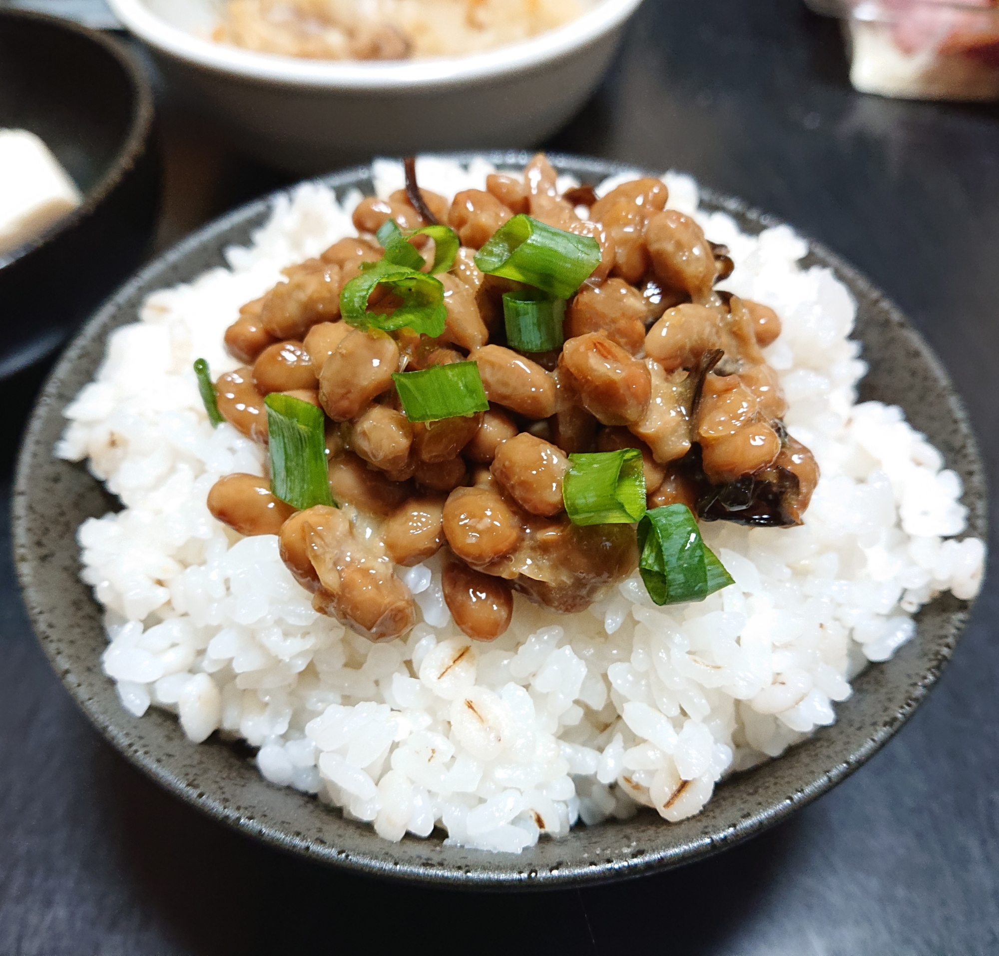 ツンツン納豆ごはん