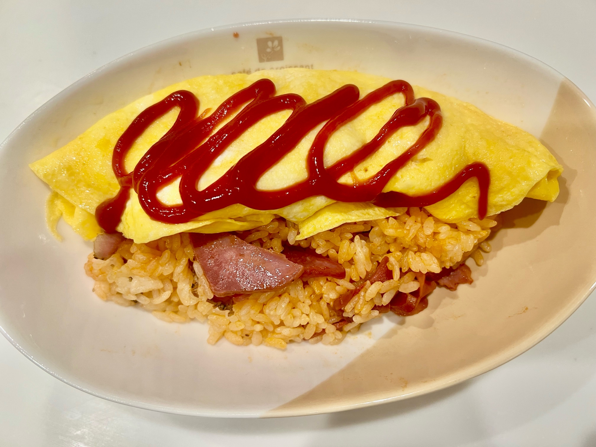 チーズインオムレツのオムライス