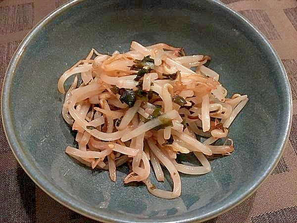 電子レンジで簡単！梅じそもやし