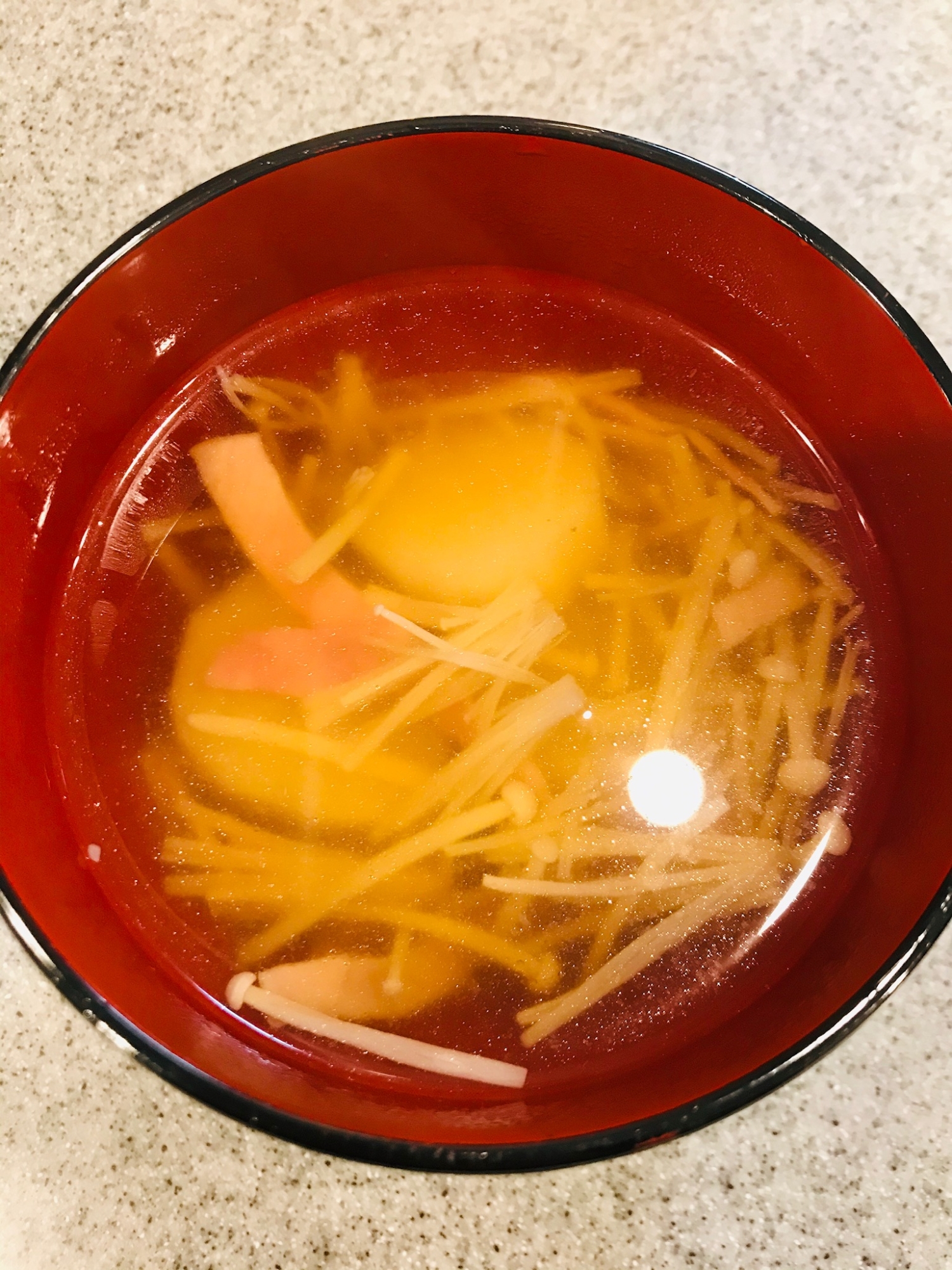 えのきとベーコン、長芋のエスニック風味スープ
