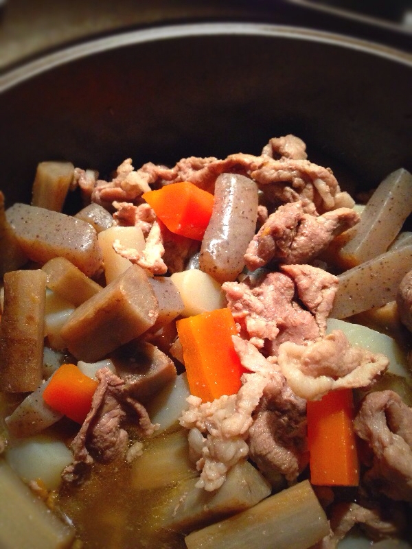 根菜と蒟蒻と豚肉の甘辛煮